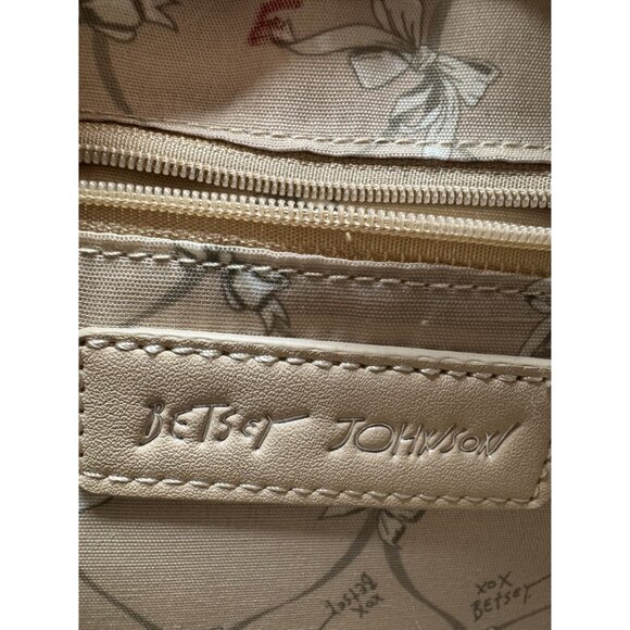 Betsey Johnson Star-Shaped Handbag With Pink & Black Chain Handles - Picture 5 of 10